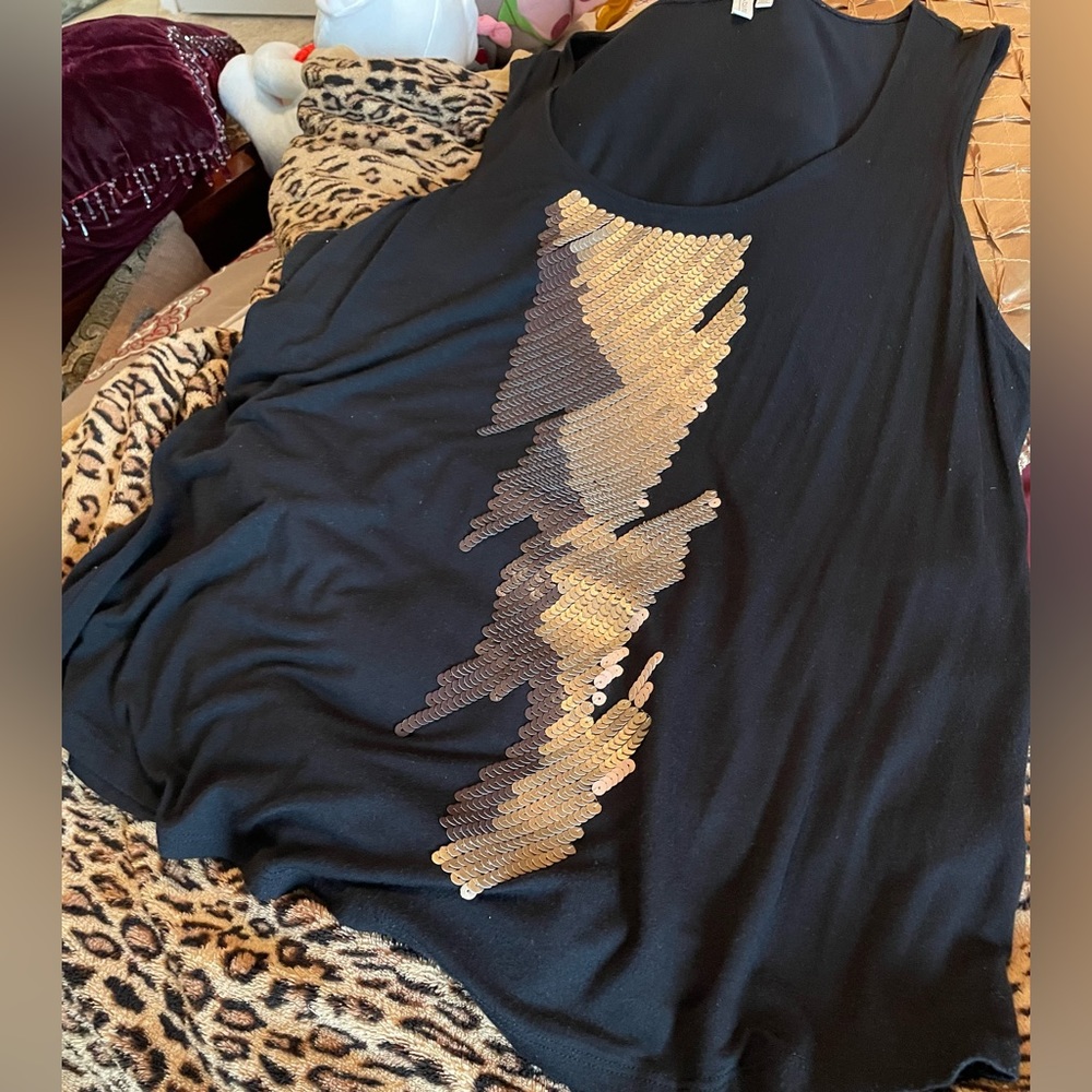 🖤 MADISON Women’s Top has front metallic Embellishments Size XL Color: Black